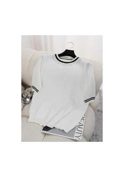 De Pose Kadın Ekru Yaka İnci Işlemeli Siyah Beyaz Basic Kadın Triko T-shirt De Pose Kadın Ekru Yaka İnci Işlemeli Siyah Beyaz Basic Kadın Triko T-shirt
