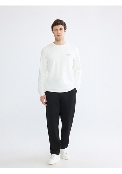 Lcwaıkıkı Classic Beyaz Bisiklet Yaka Nakışlı Erkek Sweatshirt
