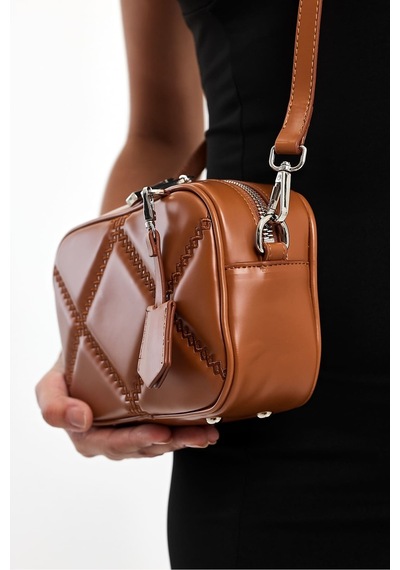 Küçük Boy Nakış Detaylı Crossbody Çapraz Askılı Kadın Omuz Çantası Taba Taba