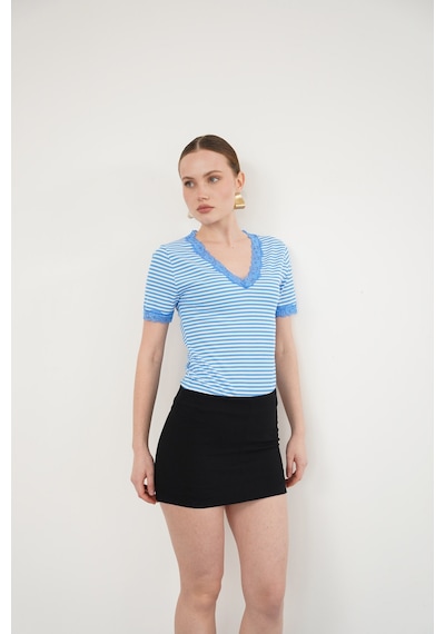 Verymoda D 3006 Yaka Ve Kol Ucu Güpür V Yaka T Shırt - D3006 Mavi