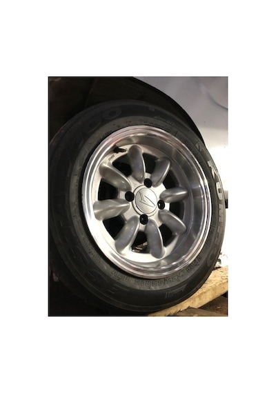 Daihatsu Logo Jant Göbek Kapağı 68mm
