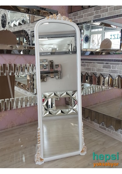 Matmazel Model Beyaz Altın Renk Varaklı Ayaklı Boy Aynası