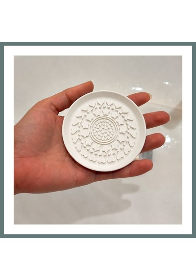 Bezos 3d Baskı Makyaj Fırçası Temizleme Pedi - Desenli Aparat-beyaz Ventra