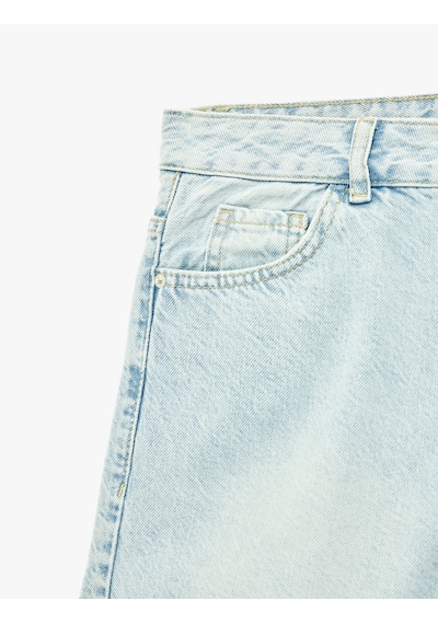 Koton Pamuklu Cepli Düğmeli Istakoz Nakış Detaylı Mini Denim Şort Açık İndigo 6sal40244md