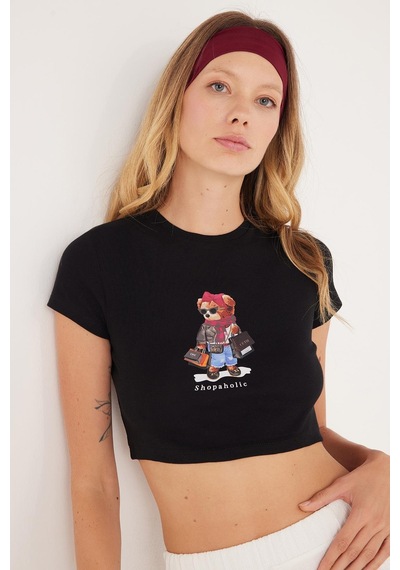 Tudors Kadın Slim Fit Dar Kesim %100 Pamuk Bisiklet Yaka Baskılı Siyah Crop Tişört-36917 Siyah Tudors Kadın Slim Fit Dar Kesim %100 Pamuk Bisiklet Yaka Baskılı Siyah Crop Tişört-36917 Siyah