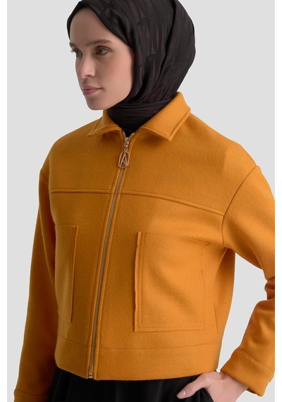 Armine Trend Boydan Fermuarlı Cep Detaylı Kısa Ceket Hardal 25kt517