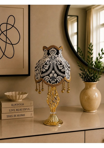 Koyu Füme Fransız Dantel Beyaz İşlemeli Kadife Başlık Gold Metal Ayaklı Klasik Model Abajur 50x25cm