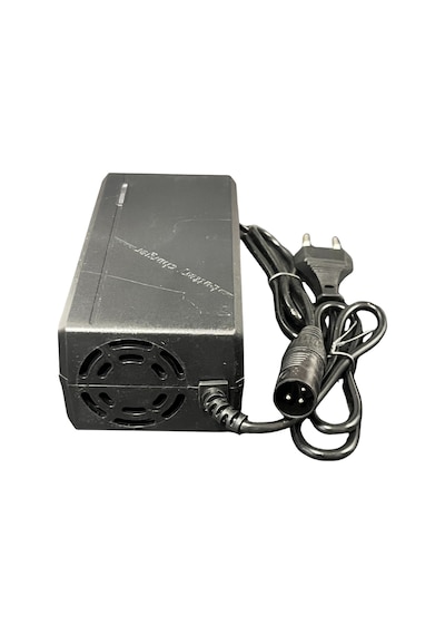 24 Volt 6 Amper Akülü Tekerlekli Sandalye Engelli Araba Şarj Adaptörü Aleti 27v-29.8v 6a
