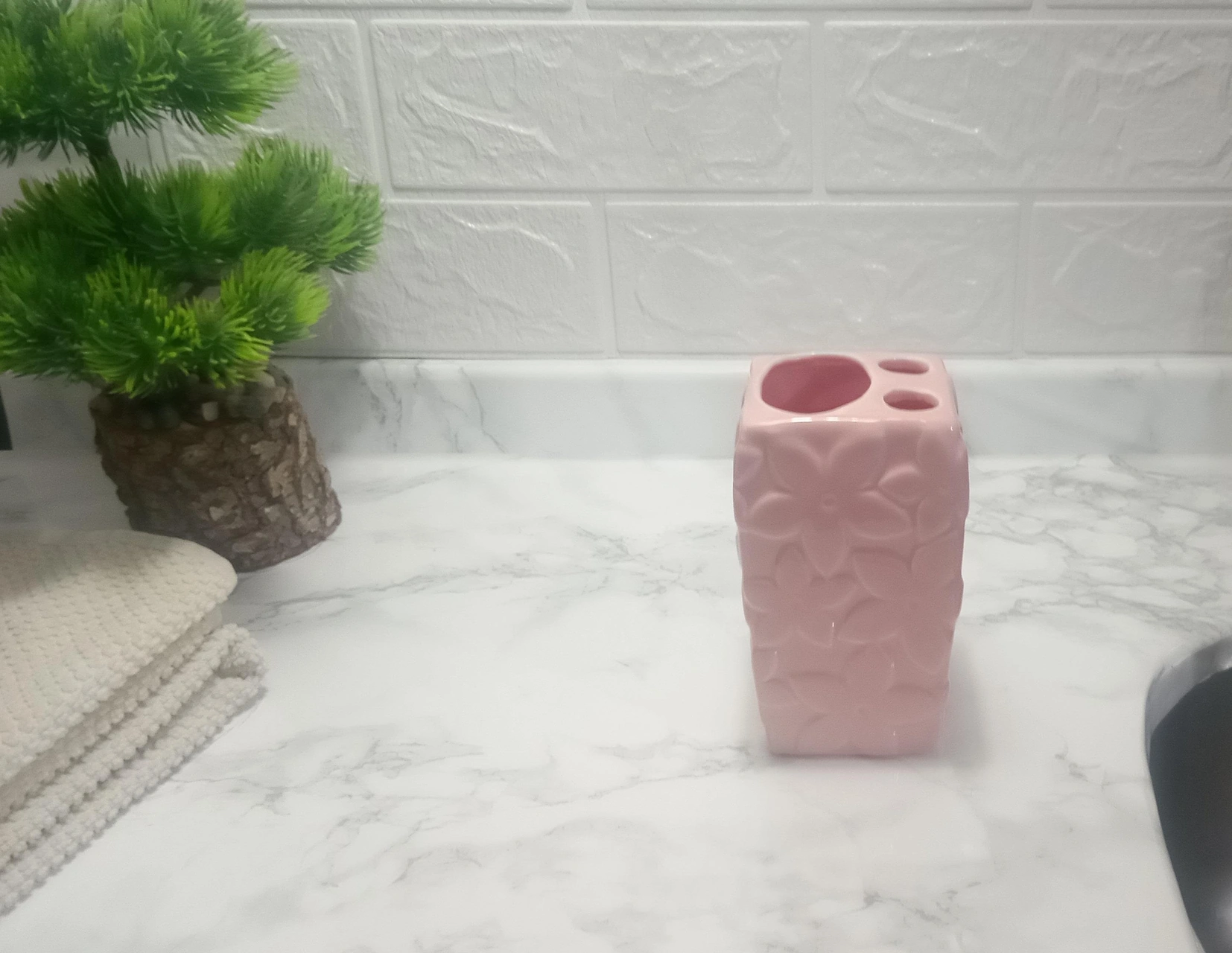 2 Adet Seramik Diş Fırçalık Çiçekli Pembe Model 7x7x12cm Banyo Seti Çok Renkli