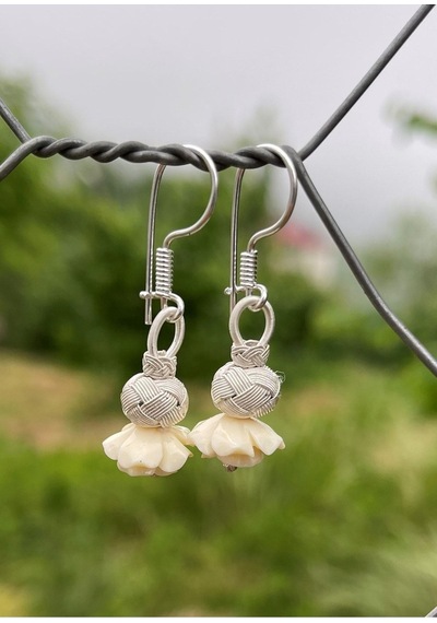 Gül Detaylı Gümüş Kazaziye Küpe Bej