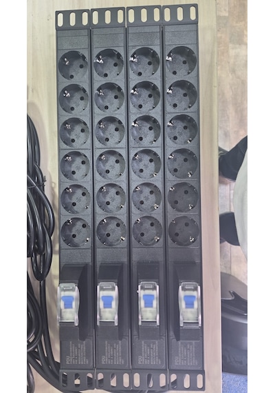 Lande Otomatik Sigortalı Grup Priz 19" Rack Alüminyum Gövde Siyah Renk 1. Sınıf Ürün