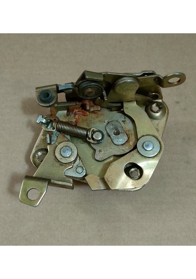 Ford Taunus - Arka Sol Kapı Kilidi