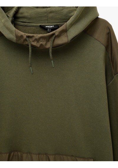 Koton Üç İplik Uzun Kollu Kanguru Cepli Kapşonlu Oversize Sweatshirt Haki 7wam70158mk