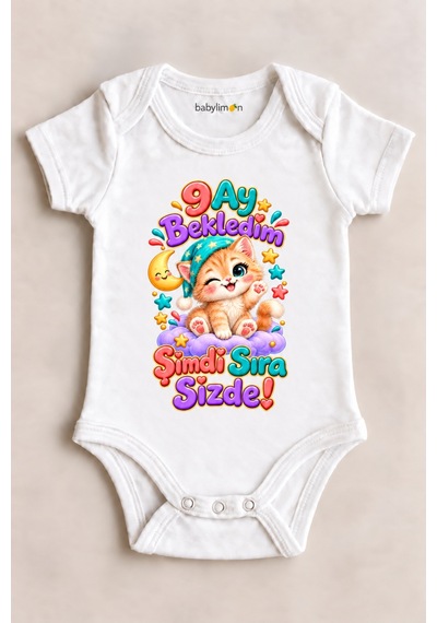 Babylimon 9 Ay Bekledim Şimdi Sıra Sizde Beyaz Kısa Kollu Çıtçıtlı Bebek Zıbını Beyaz - 930083801 Beyaz