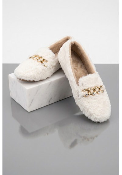 Nmoda Kadın Peluş Panduf Gold Zincir Taşlı Aksesuarlı Kapalı Loafer Yumuşak Tabanlı Kışlık Rahat Babet Beyaz
