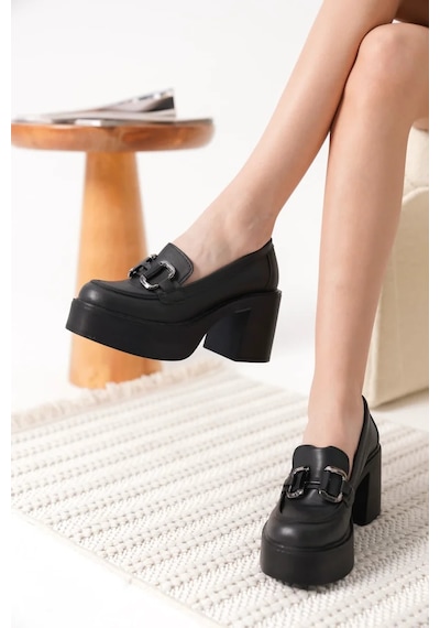 Trendella Siyah Gümüş Tokalı Kadın Loafer Tr17ms03d Beyaz