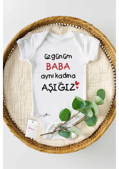 Hediyenza Üzgünüm Baba Aynı Kadına Aşığız Özel Tasarım Bebek Zıbın Pamuklu Çıtçıtlı Body Beyaz