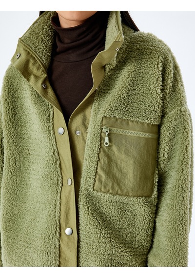 Koton Oversize Cep Detaylı Çıtçıt Düğmeli Peluş Sweatshirt Haki 5wal10876ık Haki Koton Oversize Cep Detaylı Çıtçıt Düğmeli Peluş Sweatshirt Haki 5wal10876ık Haki