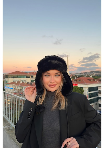 Mollycrush Kadın Siyah Suni Kürk Peluş Tüylü Elit Ponponlu Şapka Bere Siyah
