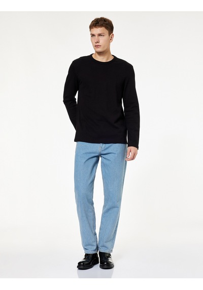 Koton Pamuklu Bisiklet Yaka Basic Slim Fit Uzun Kollu Tişört Siyah 6wam10109hk