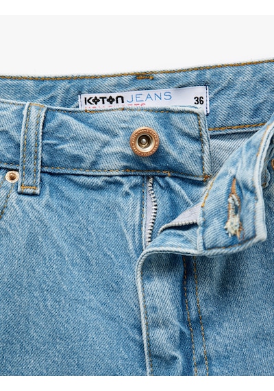 Koton Düğmeli Pis Paça Cep Detaylı Rahat Kalıp Denim Şort Açık İndigo 5sal40011md Açık İndigo Koton Düğmeli Pis Paça Cep Detaylı Rahat Kalıp Denim Şort Açık İndigo 5sal40011md Açık İndigo
