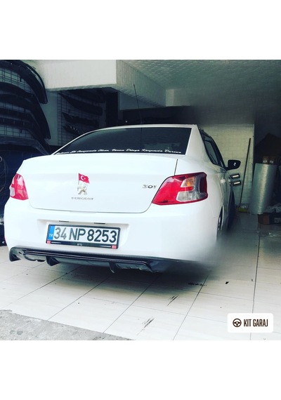 Peugeot 301 2012-2023 Parlak Siyah Ön Ek Plastik Boyalı