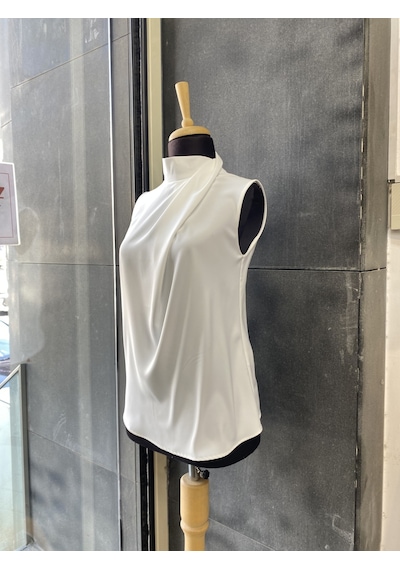 Pera Moda Boğazlı İç Göstermeyen Sıfır Kol Kadın Gömleği Beyaz