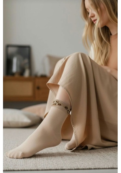 Heren Socks Heren Kurdela Desenli , 2'li Taşlı Kadın Soket ,parfüm Kokulu, Premium Serisi Bej - Siyah Heren Socks Heren Kurdela Desenli , 2'li Taşlı Kadın Soket ,parfüm Kokulu, Premium Serisi Bej - Siyah
