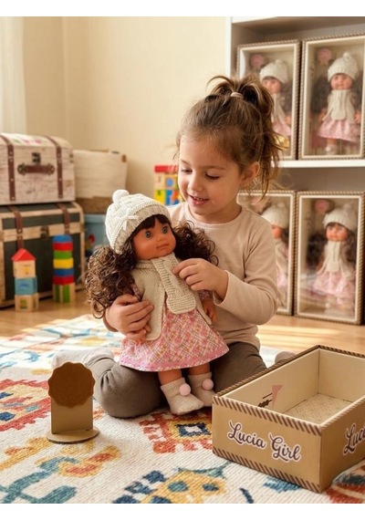 Lucia Girl Konuşan 35 Cm - Etkileşimli Kolları Bacakları Ve Kafası Et Kutulu Atkılı Oyuncak Bebek 79003860