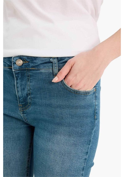 Defacto Crop Flare Fıt Düşük Bel Bilek Boy Jean Yıkamalı Pantolon G8024ax26spnm28 Mavi-nm28 Defacto Crop Flare Fıt Düşük Bel Bilek Boy Jean Yıkamalı Pantolon G8024ax26spnm28 Mavi-nm28