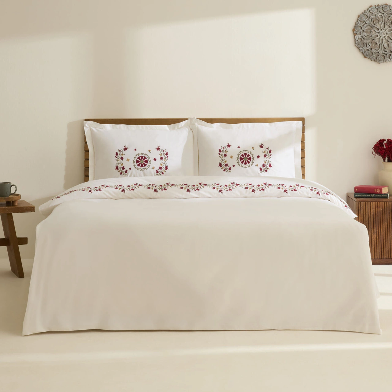 Karaca Home Layali Nakışlı Çift Kişilik Nevresim Takımı Beyaz Beyaz