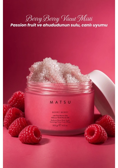 Berry Berry Işıltı Veren Ahududu & Meyvemsi Vücut Peelingi 300 Gr