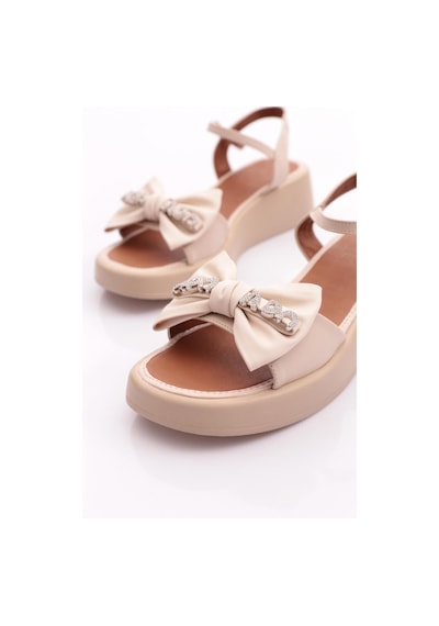 Dgn 7004 Kadin Fiyonk Detayli Sandalet Bej