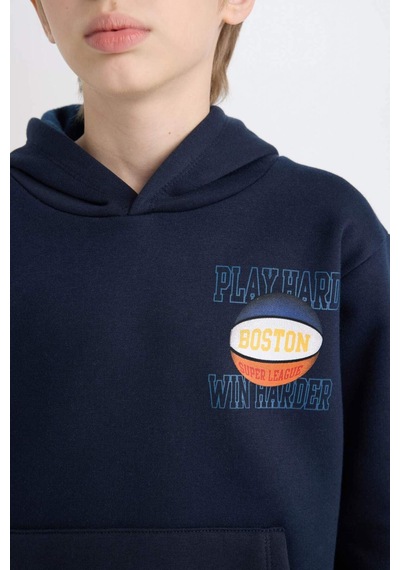 DeFacto Erkek Çocuk Lacivert Kapüşonlu Sırt Baskılı Kalın Sweatshirt D3048A824WNNV146 DeFacto Erkek Çocuk Lacivert Kapüşonlu Sırt Baskılı Kalın Sweatshirt D3048A824WNNV146