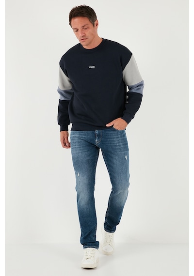 Buratti Pamuklu Relaxed Fit Bisiklet Yaka Şardonlu Renk Bloklu Erkek Sweat 5905298T Koyu Lacivert Buratti Pamuklu Relaxed Fit Bisiklet Yaka Şardonlu Renk Bloklu Erkek Sweat 5905298T Koyu Lacivert