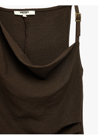 Koton Aksesuarlı Drape Detaylı Kolsuz Asimetrik Degaje Yaka Bluz Kahverengi Ekose 7wak60034uw