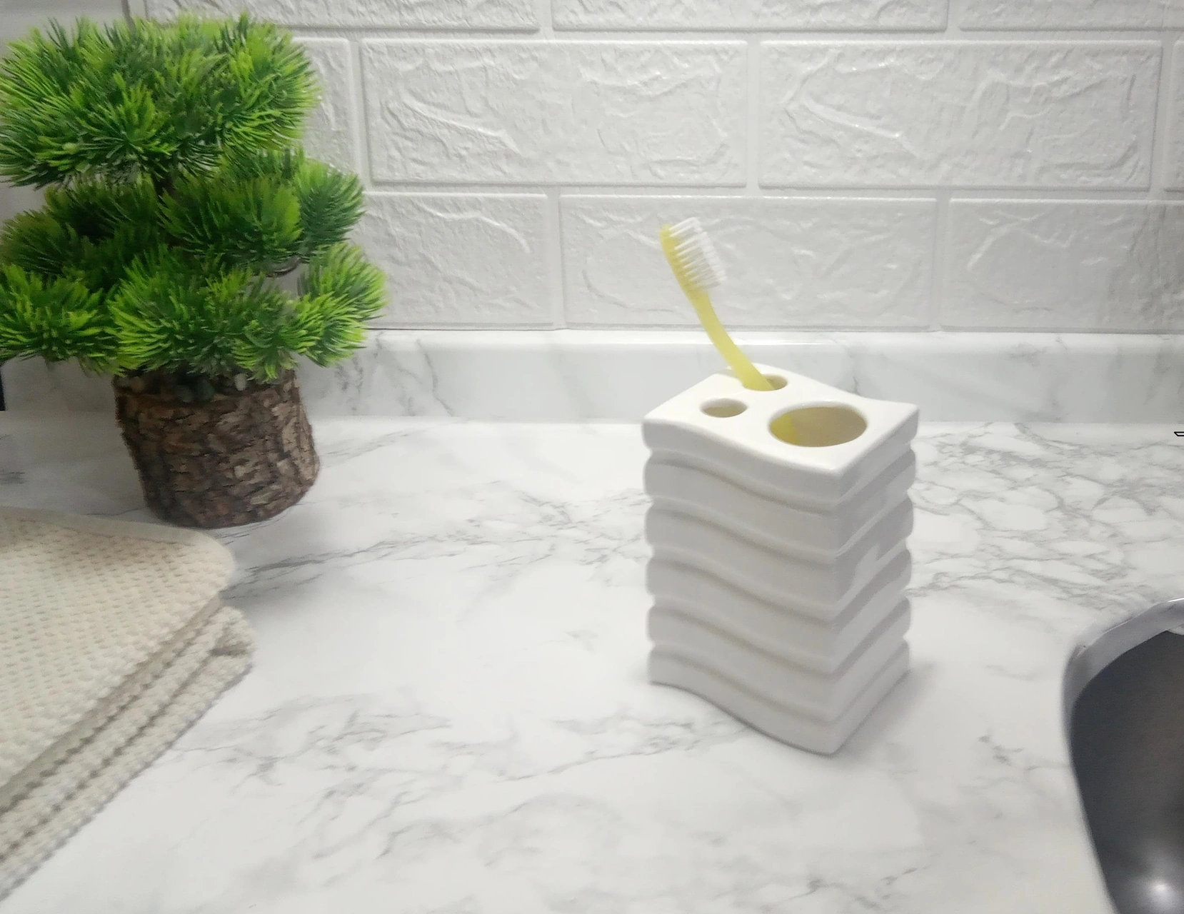 2 Adet Seramik Diş Fırçalık Kare Çizgili Model 8x6x11cm Banyo Seti Çok Renkli