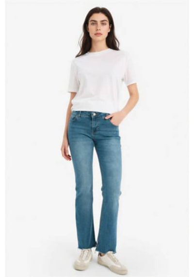 Defacto Crop Flare Fıt Düşük Bel Bilek Boy Jean Yıkamalı Pantolon G8024ax26spnm28 Mavi-nm28 Defacto Crop Flare Fıt Düşük Bel Bilek Boy Jean Yıkamalı Pantolon G8024ax26spnm28 Mavi-nm28