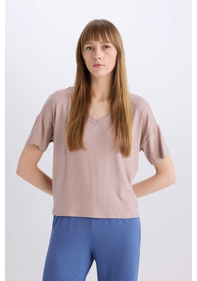 DeFacto Regular Fit V Yaka Casual Kısa Kollu Pijama Üstü-Fall in Love B6181AX24SPBN502
