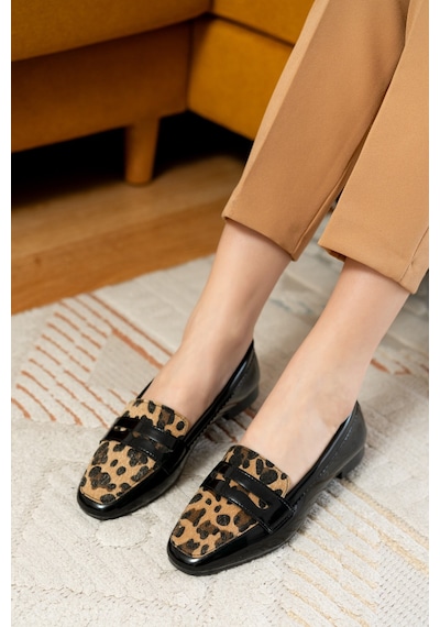 Fava Leopar Siyah Rugan 1 Cm Topuklu Küt Burunlu Burun Babet Leopar - Siyah