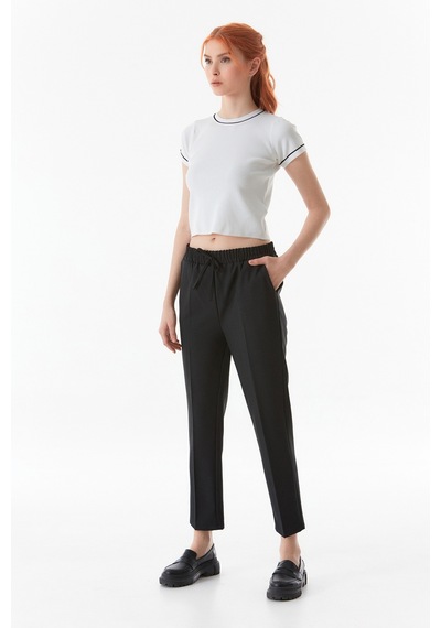 Fullamoda Basic Beli Lastikli Carrot Fit Kumaş Pantolon- Siyah 24KGB279200760-Siyah