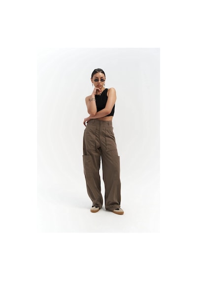 Mai Collection Mai Studios Co. Wendy Haki Paraşüt Kargo Pantolon Haki Mai Collection Mai Studios Co. Wendy Haki Paraşüt Kargo Pantolon Haki