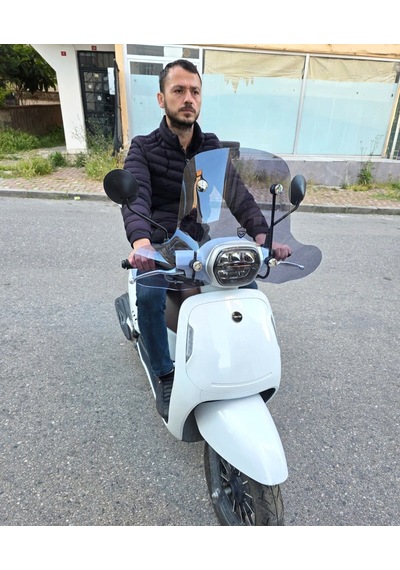Motocam Rks Vps 125 Ön Cam 2022-2026 Model 42cm Füme Renkli 4mm Elcikli Aparatsız