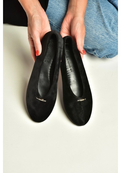Fox Shoes Z820704102 Siyah Süet Toka Detaylı V Kesim Babet