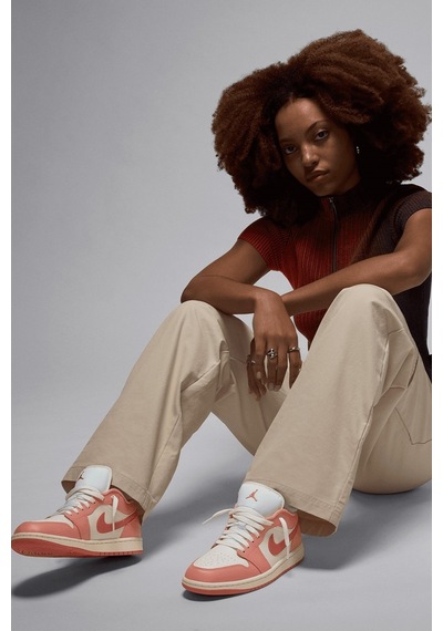 Nike Air Jordan 1 Low Leather Sneaker Unisex Hakiki Deri Günlük Spor Ayakkabı Turuncu Pembe Nike Air Jordan 1 Low Leather Sneaker Unisex Hakiki Deri Günlük Spor Ayakkabı Turuncu Pembe