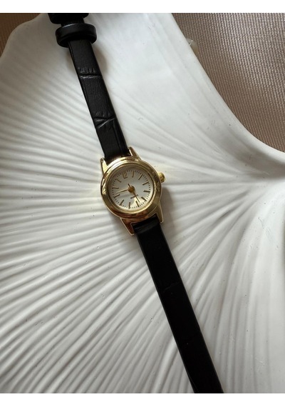 Retro Minimal Deri Kordon Vintage Kadın Kol Saati Minik Altın
