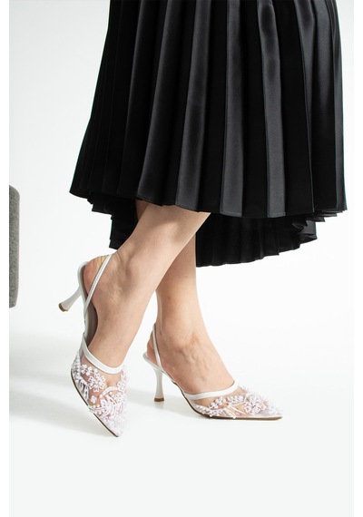 Lebibe Shoes Meggıe Kadın Beyaz Sivri Burun 7 Cm Topuklu Tül Üzerine İnci İşlemeli Slingback Ayakkabı