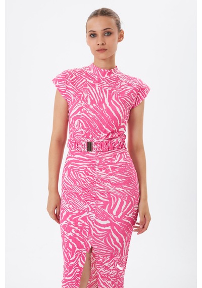 My Grs Zebra Desenli Dik Yaka Kemerli Yırtmaçlı Midi Elbise Açık Pembe