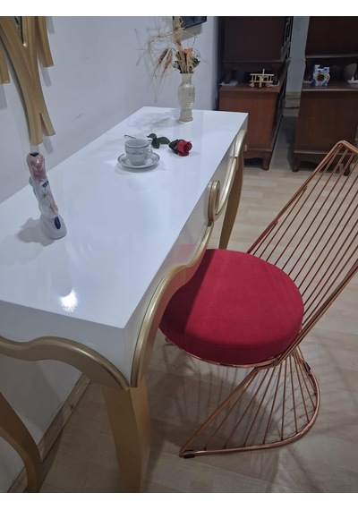 Dresuar Cnc Kabartma 90662 Model Aynalı Demir Sandalye Ayak Parlak Beyaz Gold Renk Beyaz - Gold Dresuar Cnc Kabartma 90662 Model Aynalı Demir Sandalye Ayak Parlak Beyaz Gold Renk Beyaz - Gold