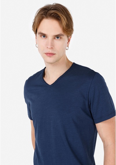 Colin's Colins Regular Fit V Yaka Düz Erkek Lacivert Kısa Kol Tişört Cl1058584 Q1.v1 Nav Lacivert